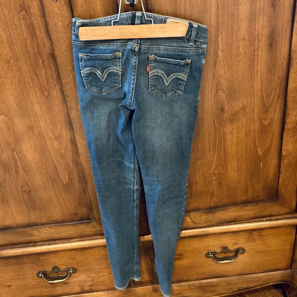 Levis Skinny Fit Jeans - Picture 5 of 9